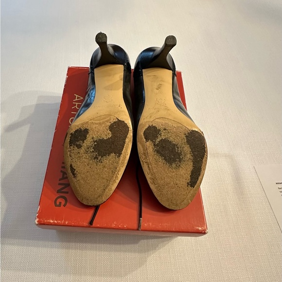 Arturo Chiang Black/Grey Leather Heels (sz 6.5) - Picture 4 of 4